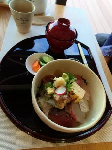 地魚丼